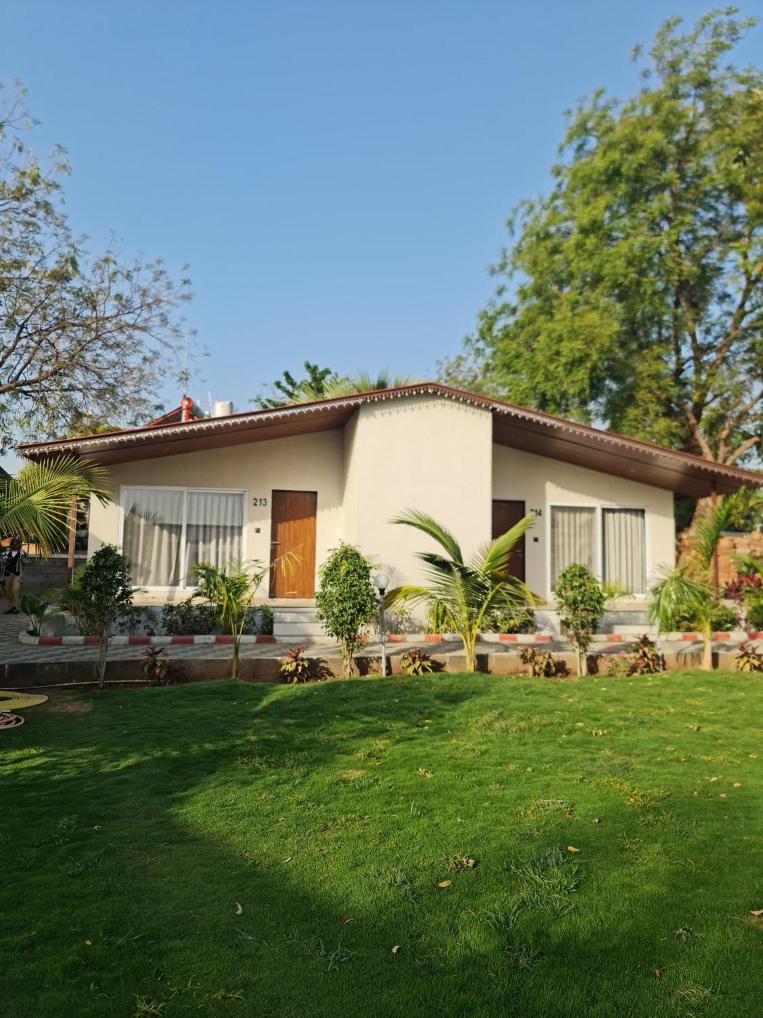Riverview Tent Resort Kevadia Экстерьер фото