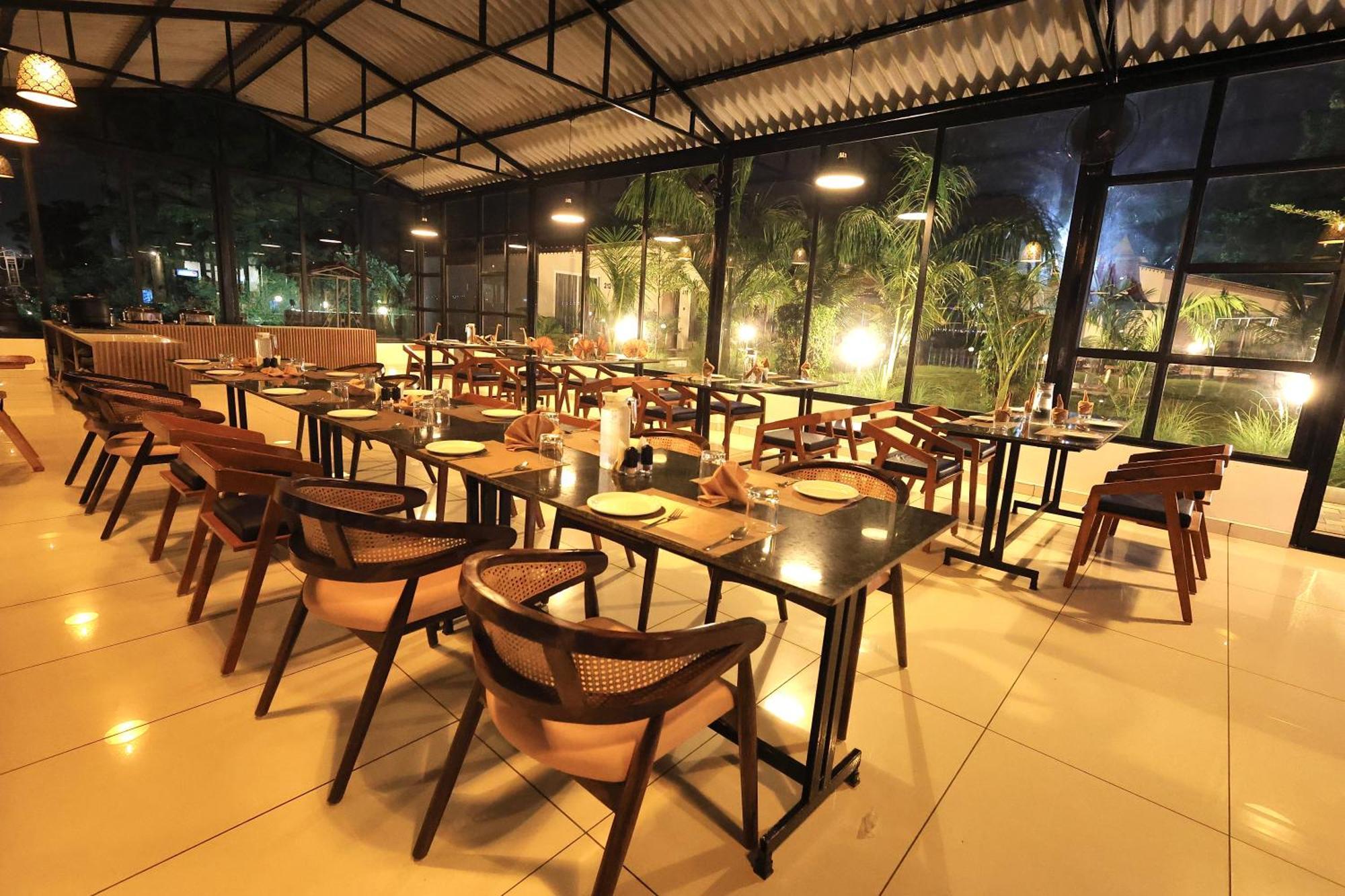 Riverview Tent Resort Kevadia Экстерьер фото